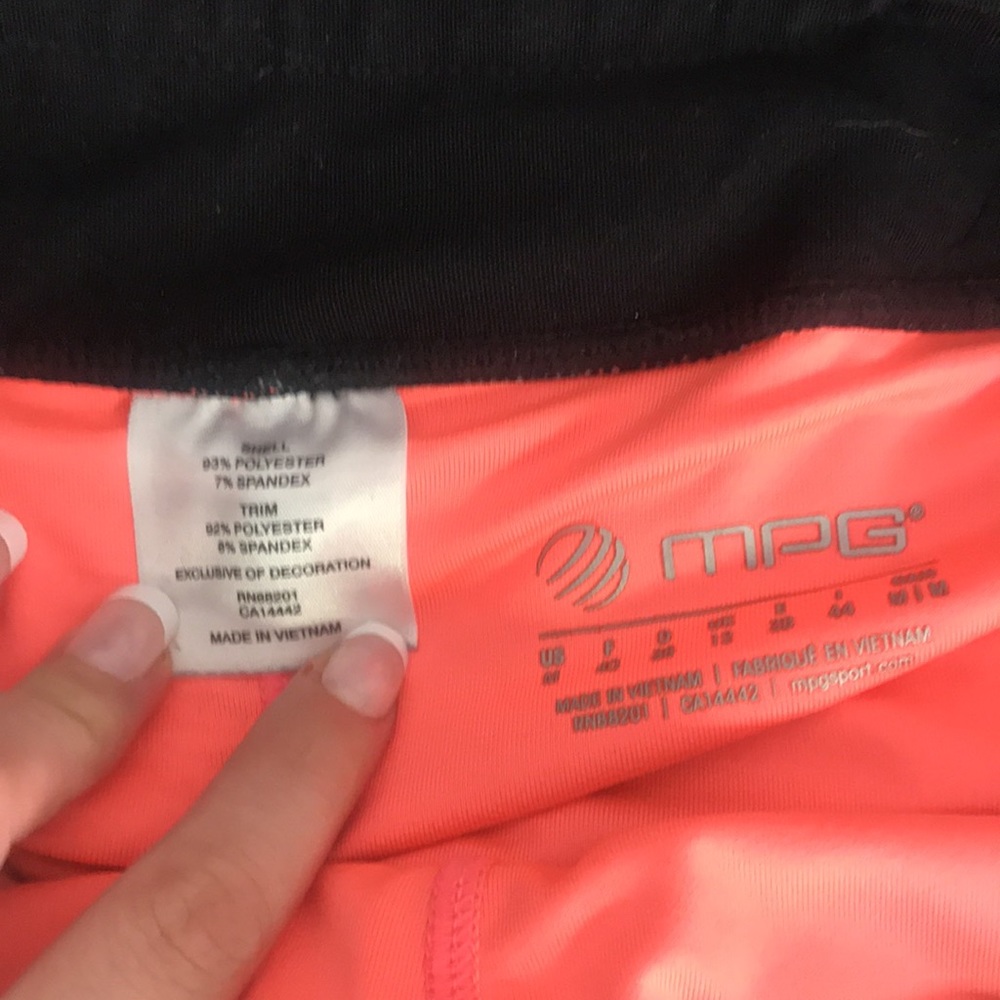 Shorts - Picture 3 of 3